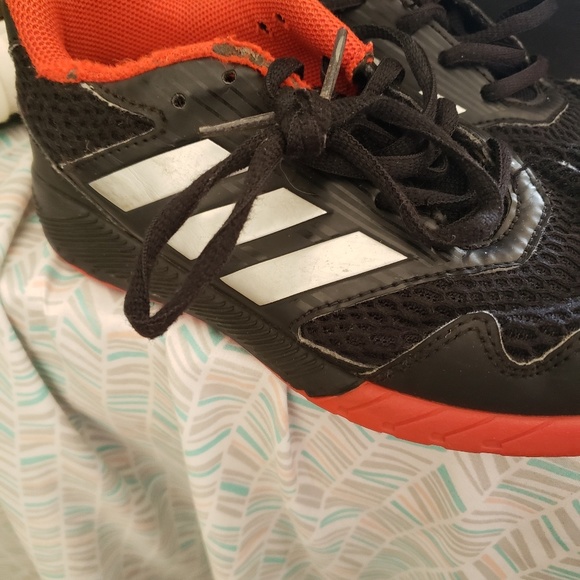 Kids Adidas - Picture 2 of 3